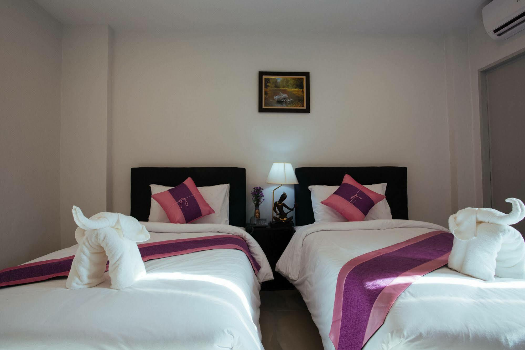 Noble Tarntong Boutique Bed & Breakfast Chiang Mai Bagian luar foto