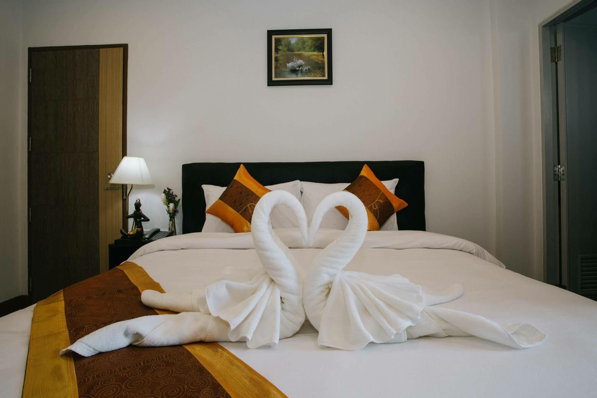 Noble Tarntong Boutique Bed & Breakfast Chiang Mai Bagian luar foto