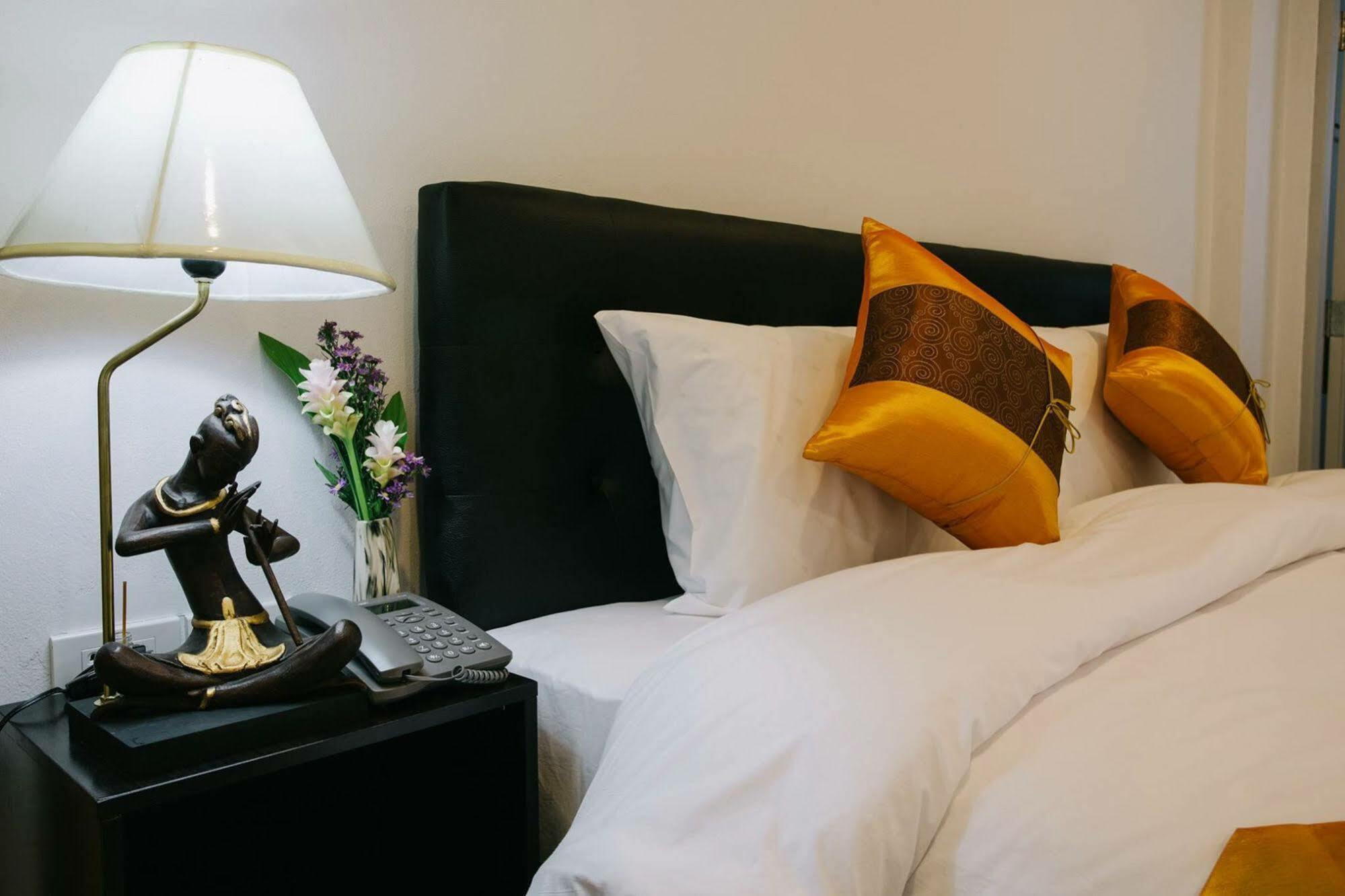 Noble Tarntong Boutique Bed & Breakfast Chiang Mai Bagian luar foto